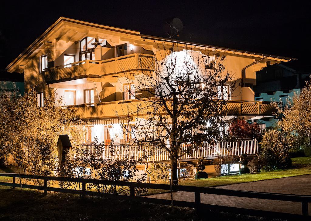 Apart Huditz Zell am Ziller Exteriör bild